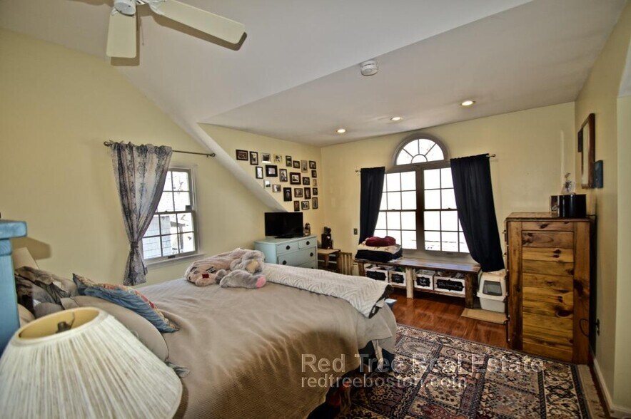 Building Photo - 45 Donnybrook Rd