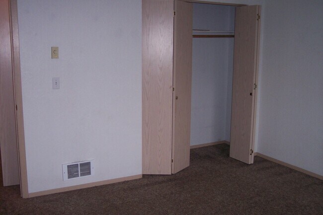 Building Photo - 652/654 N. Polk