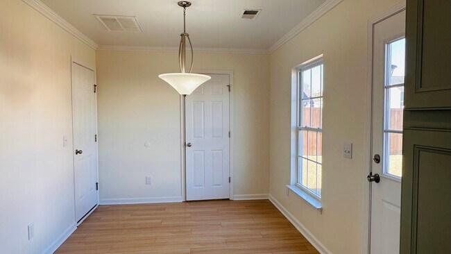 Building Photo - 1136 Moss Grove Dr