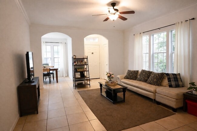 Building Photo - 250 7th St