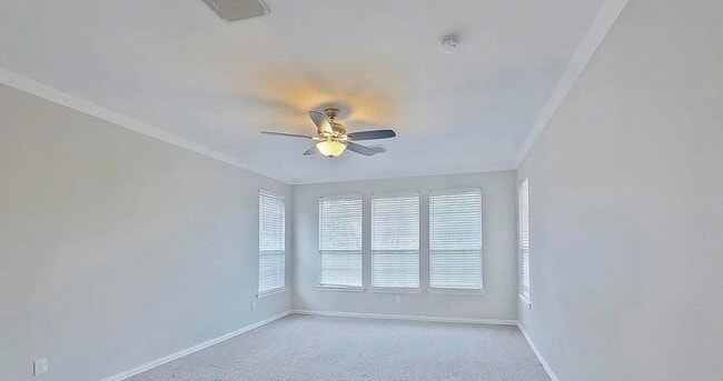 Building Photo - Charming 4-Bedroom Home with Modern Comforts & Spacious Living