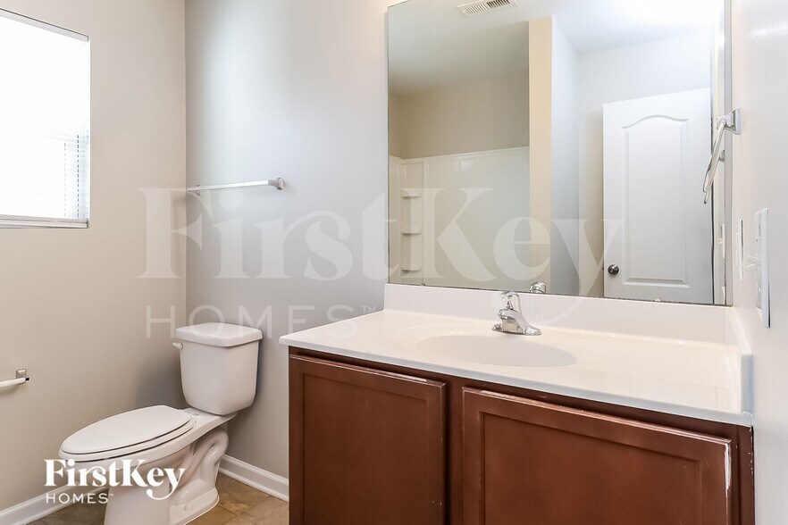 Building Photo - 528 Ellingsworth Ln