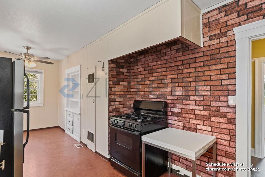 Building Photo - Unit