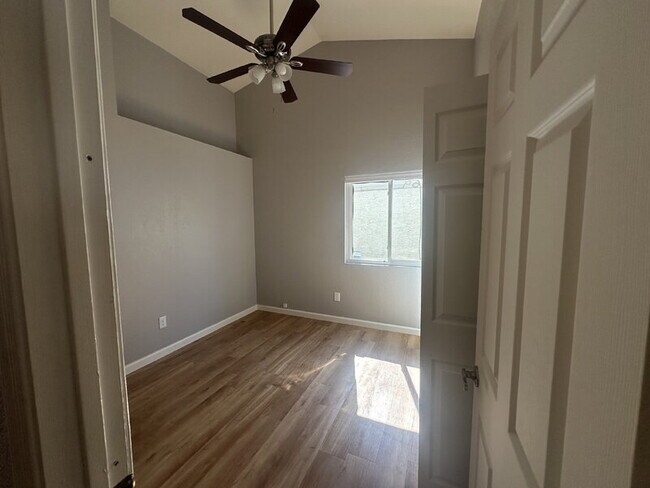 Building Photo - 4907 W McRae Way