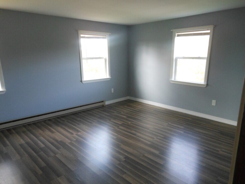 Building Photo - 1331 Old Rte One