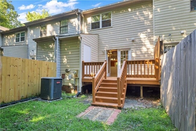 Building Photo - 1628 Angel Ct