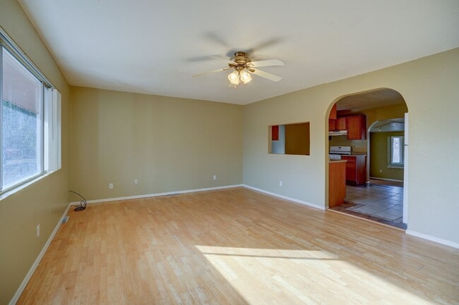 Building Photo - Home for Rent Near Willow Lake!