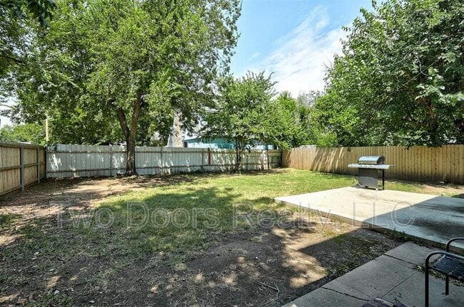 Building Photo - 2433 NW 18th St