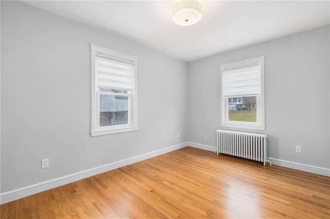 Building Photo - 5 Holten Ave