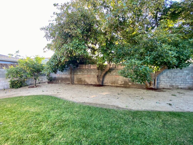 Building Photo - 508 Sheridan Way