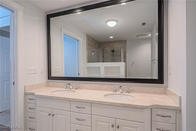 Building Photo - 5068 Annunciation Cir