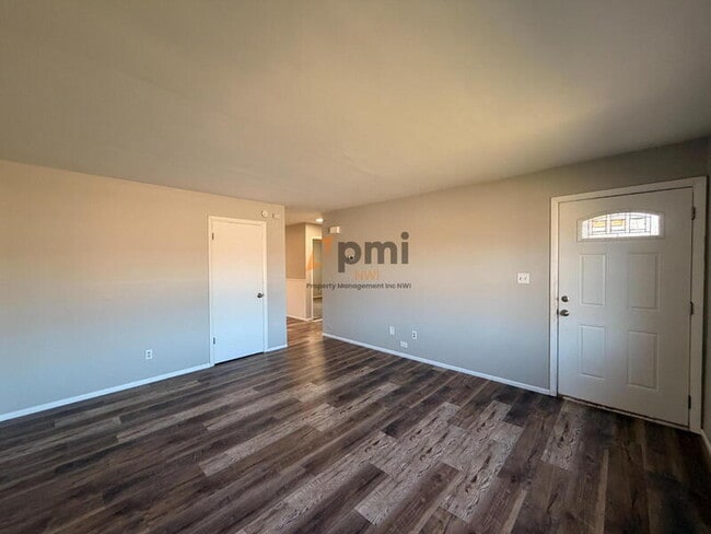 Building Photo - 5469 Aspen Ave