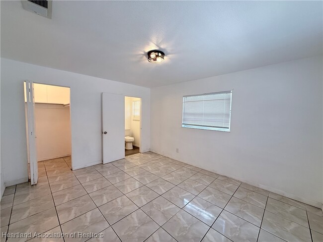 Building Photo - 620 Lake Groves Rd NW