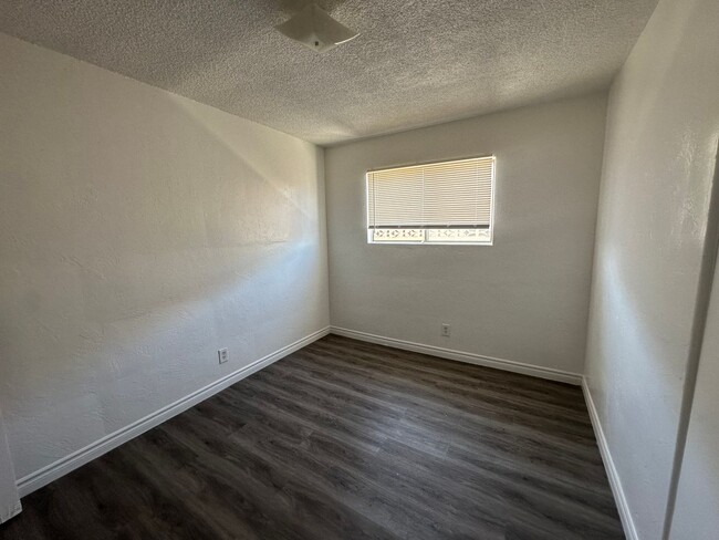 Building Photo - Rent This Beautiful 3-Bedroom Home with Se...