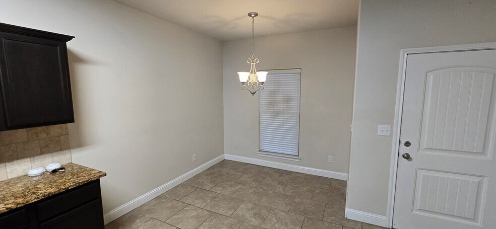 Building Photo - 9500 Sagebrush Ave