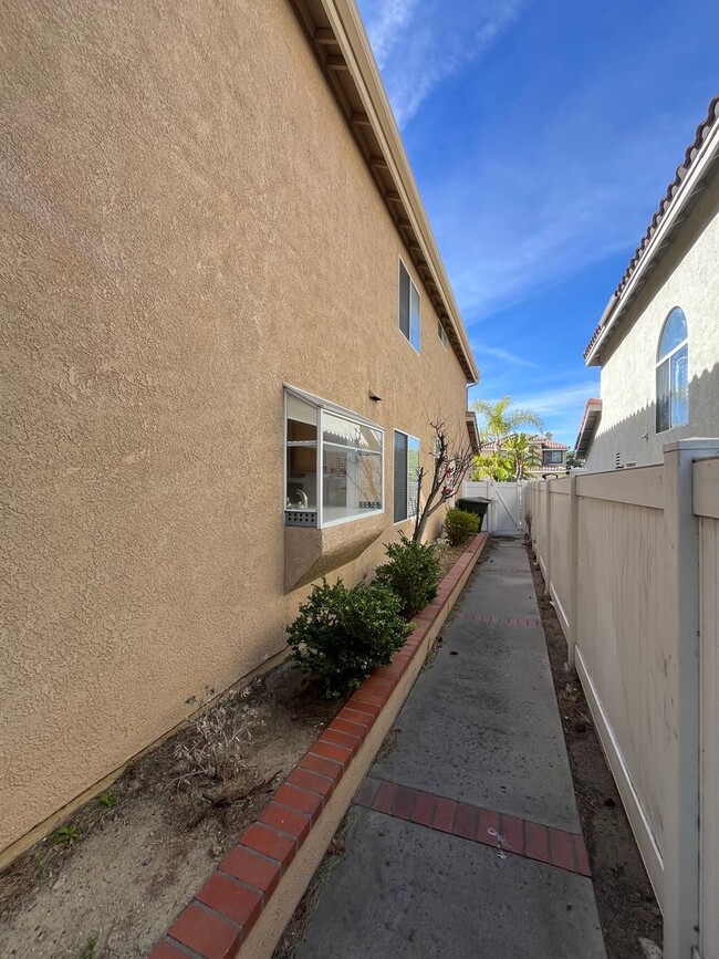 Building Photo - Lovely home located on nice cul-de-sac street