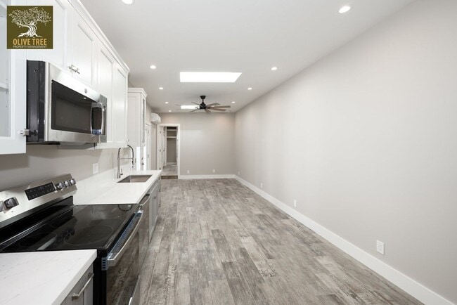 Building Photo - Marengo