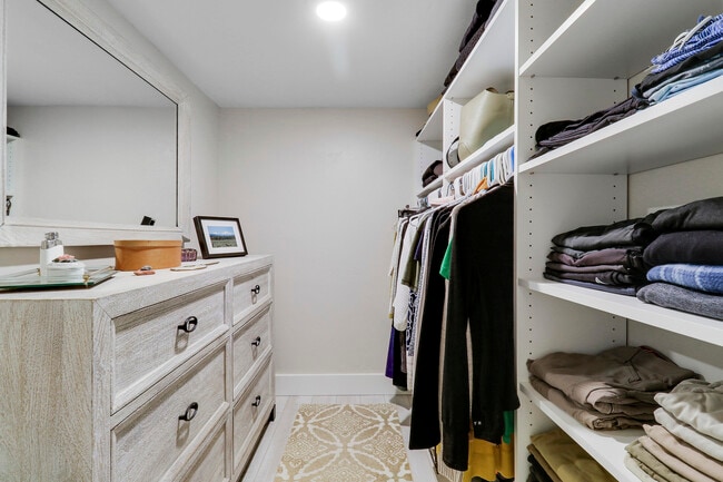 Building Photo - 1 Garden St