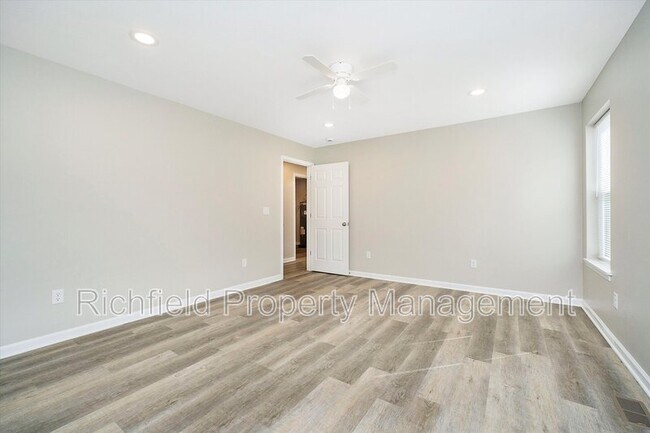Building Photo - 2538 Columbia Ave