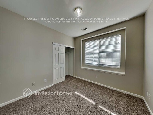 Building Photo - 3917 Cutler Donahoe Way