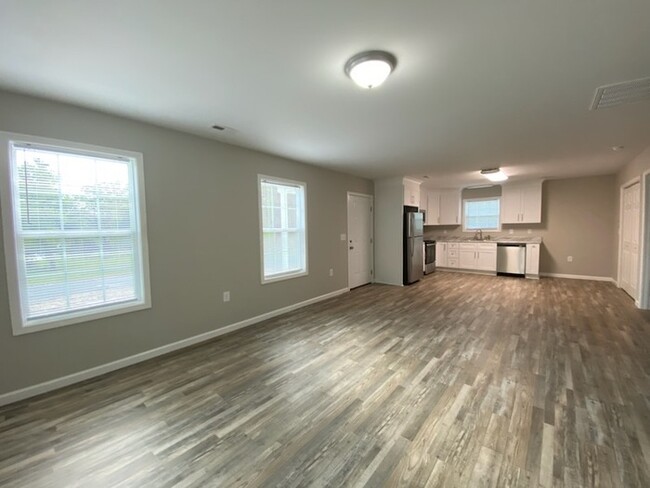 Building Photo - 2 Bedroom 2 Bath New Construction Duplex