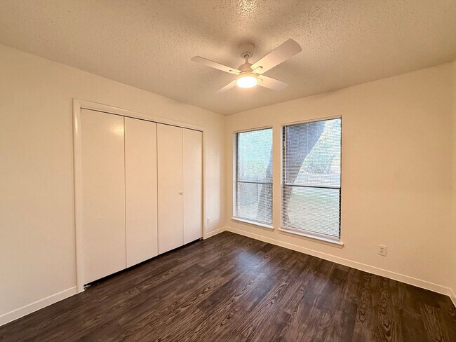 Building Photo - Minnie