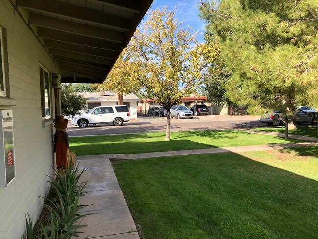 Building Photo - 2103 S Granada Dr