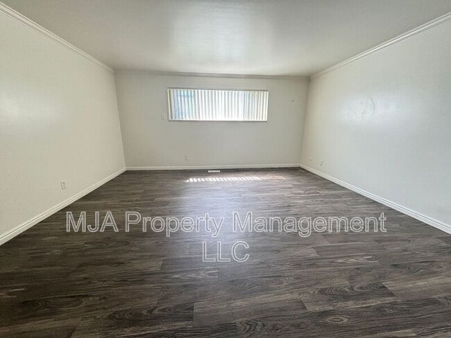 Building Photo - 1735 Holladay Blvd E