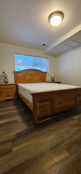 Building Photo - 1626 Huson Dr