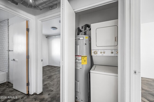 Building Photo - 3601 N 15th Ave