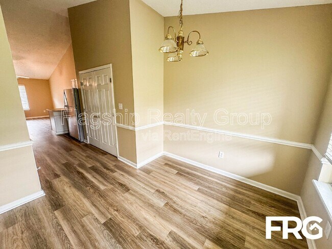 Building Photo - 3311 Moseley Dr