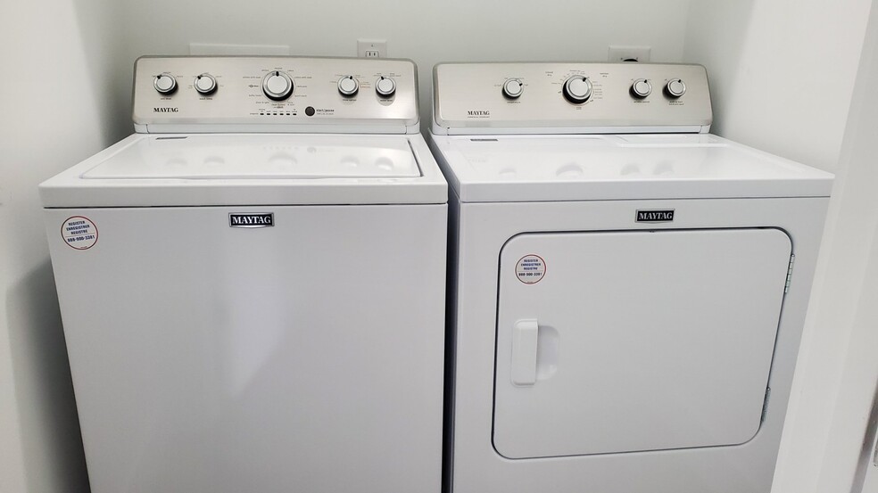 Building Photo - 818 Berry Rd