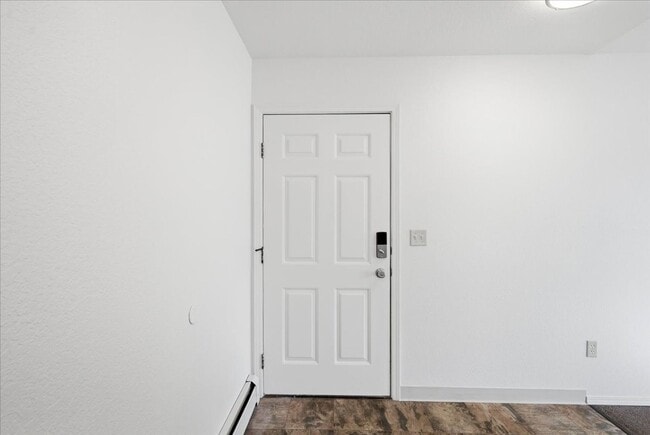 Building Photo - 900 N Wesglenn Cir