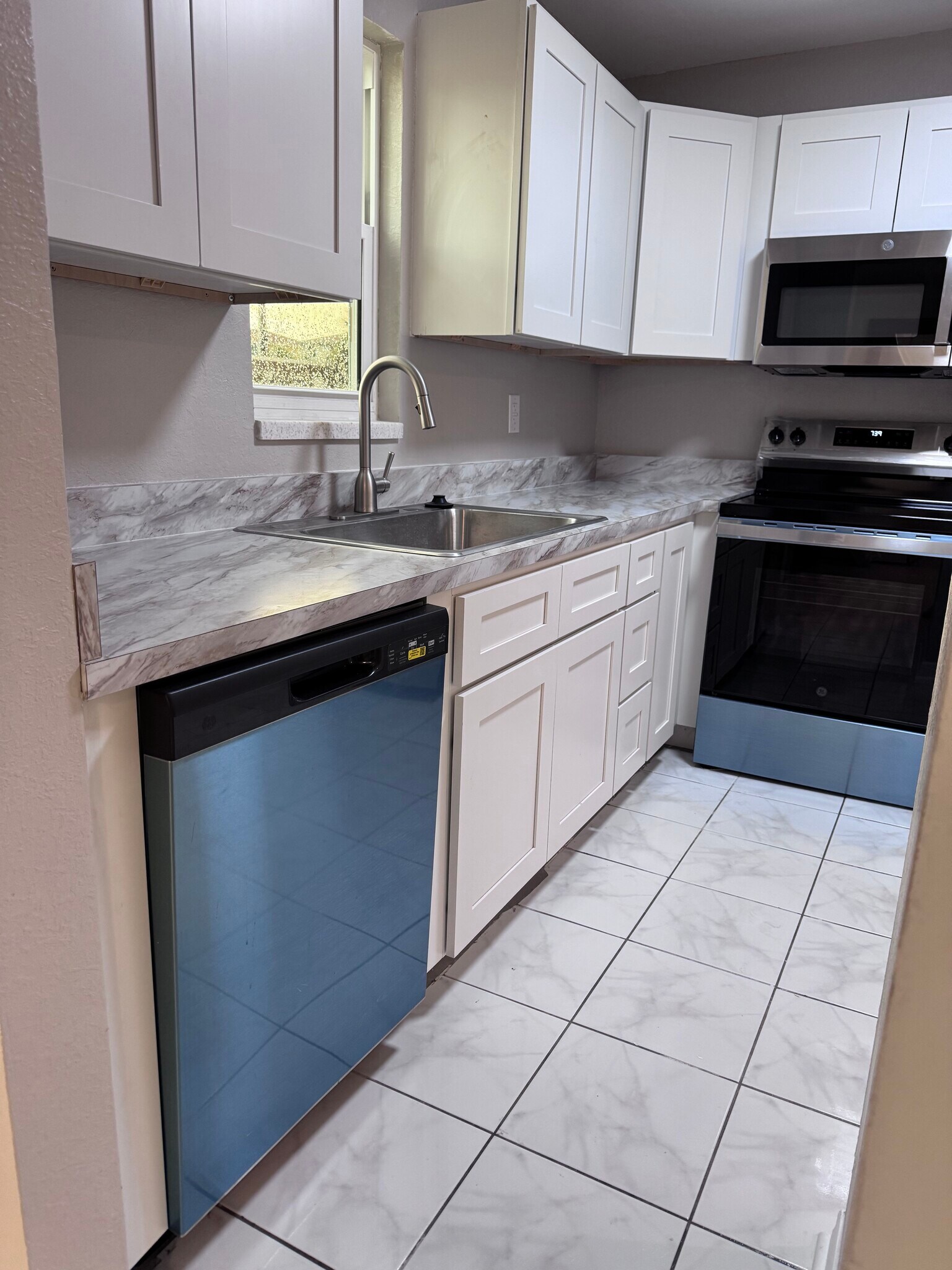Building Photo - 6326 Providence Cir
