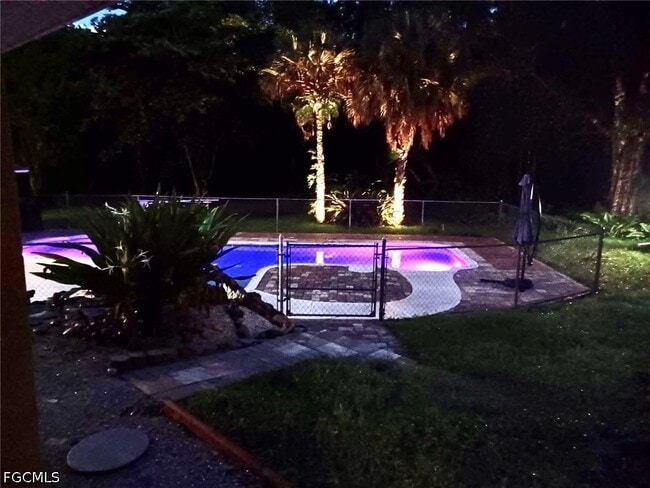 Building Photo - 740 19th St SW