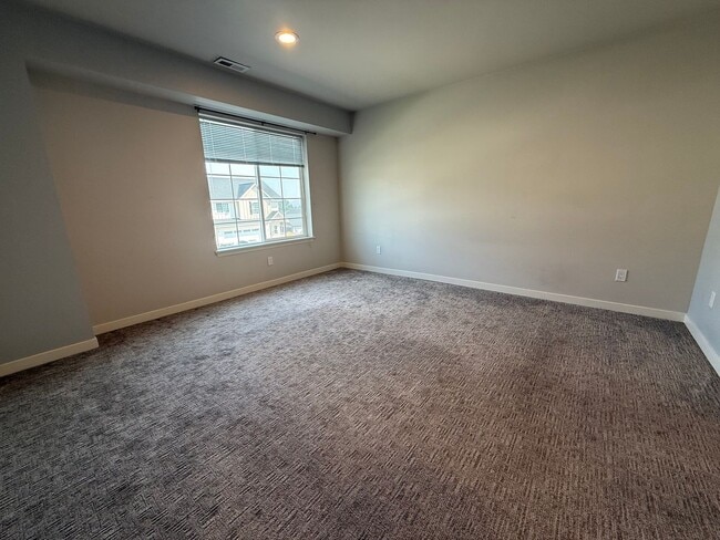 Building Photo - 7417 Saddlebrook Lp