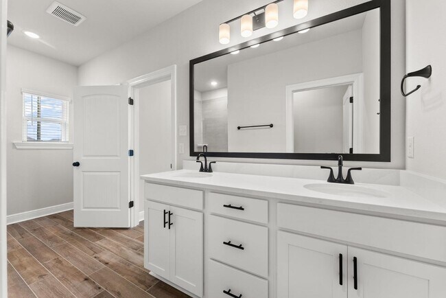 Building Photo - 35 Natureview Wy