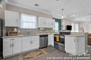 Building Photo - 810 Dakota St