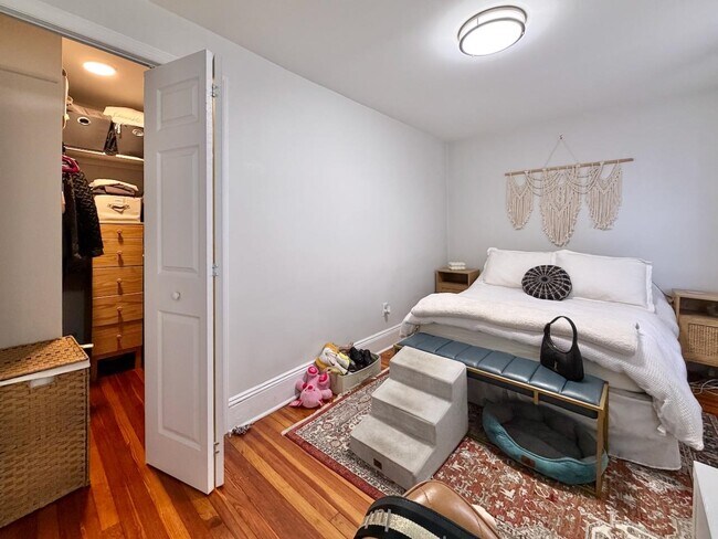 Building Photo - 331 4th St