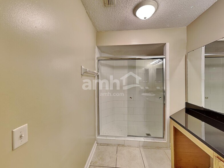 Building Photo - 13631 Capistrano Dr S