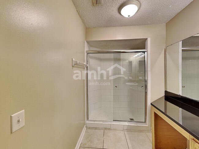 Building Photo - 13631 Capistrano Dr S