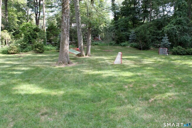 Building Photo - 950 Rock Rimmon Rd