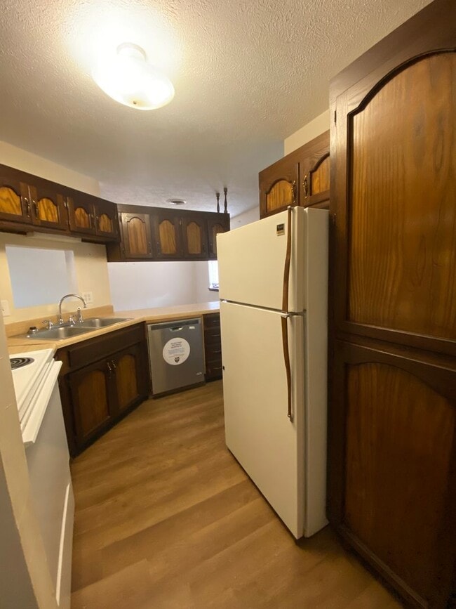 Building Photo - Cozy 3 Bedroom Home with a Bonus Room!