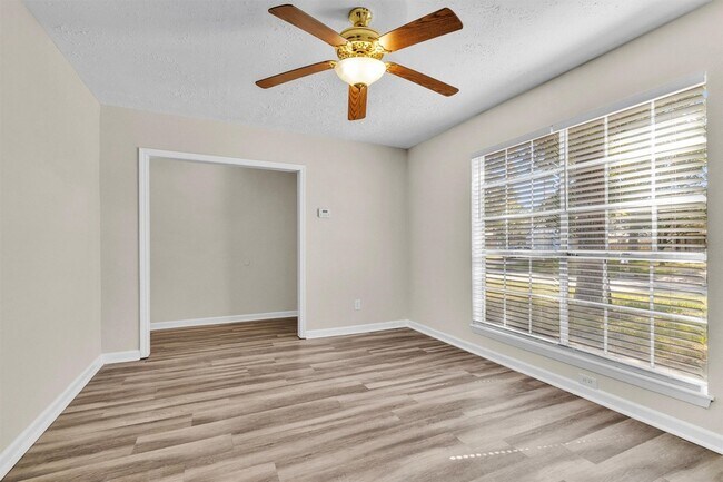 Building Photo - 23038 Banquo Dr