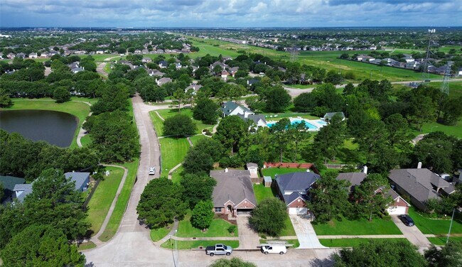 Building Photo - 8903 Aberdeen Park Dr