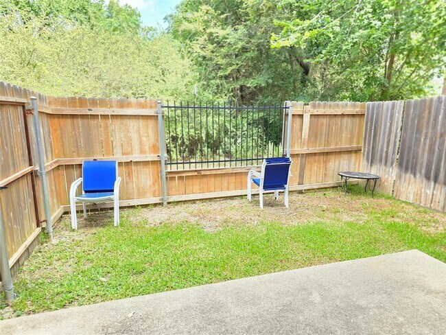 Building Photo - 305 Holleman Dr E