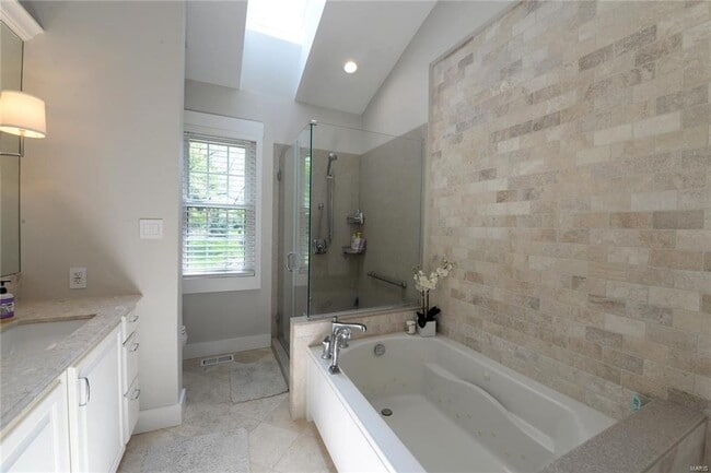 Building Photo - 1306 S Geyer Rd