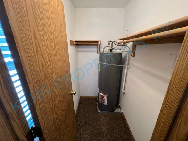 Building Photo - Beautiful 2 bedroom duplex located in Sout...