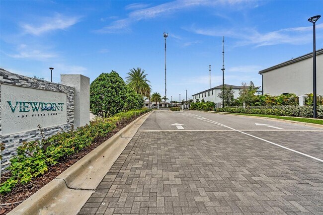 Building Photo - 20433 NW 4th Ave