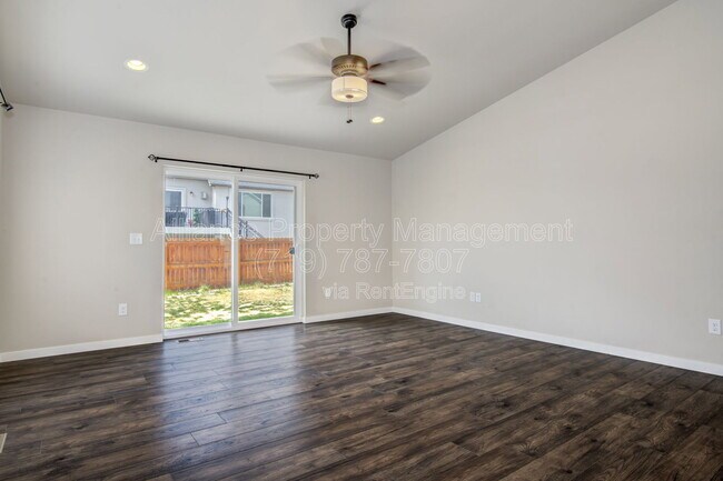 Building Photo - 2662 Shawnee Dr